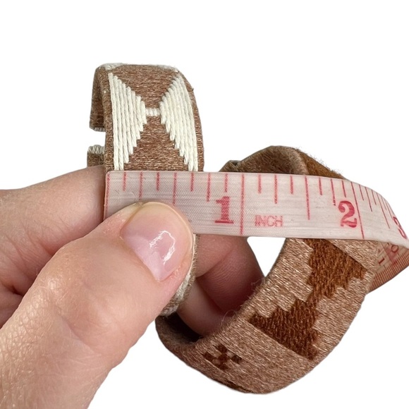 Brown & White Yarn Wrapped Aztec Native Pattern Cuff Bracelets - Picture 10 of 10